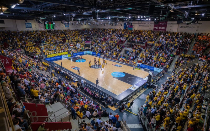 Eventlocations für bis zu 1000 Personen in Stuttgart - Volle Basketballarena