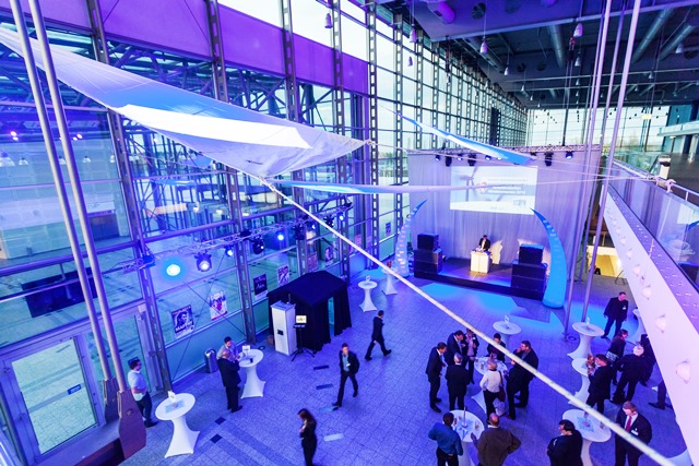 Moderner Eventsaal mit viel Platz, großer Halle, Außergewöhnliche Eventlocations für Firmenfeier in Erfurt