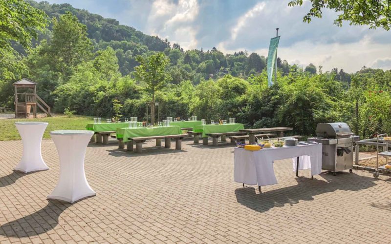 Stuttgart, Location im Grünen, Outdoor Feier im Wald mit Berglandschaft, romantische Kullise in der Natur, Veranstaltungen im Freien