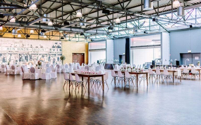 CHECK INN Restaurant & Eventhalle TERMINAL EINS , LEGENDENHALLE & POP UP KITCHEN