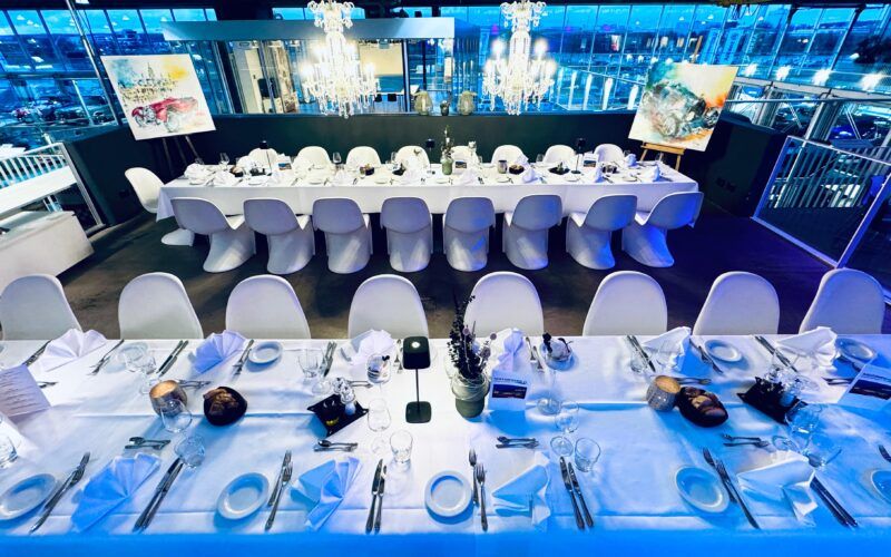 CHECK INN Restaurant & Eventhalle TERMINAL EINS , LEGENDENHALLE & POP UP KITCHEN